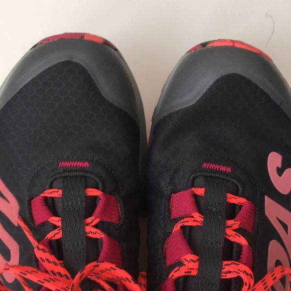 Adidas shoes - Picture 4 of 8